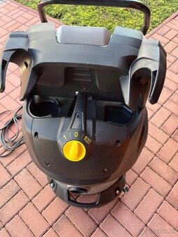 Priemyselný profesionálny vysávač