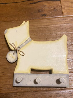 East of India - drevený vešiačik, vešiak psík