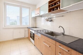 NA PREDAJ PREROBENÝ, ZARIADENÝ A KRÁSNE SLNEČNÝ 4-IZBOVÝ...