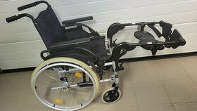 invalidny vozík 49cm odľahčeny polohovateľne stupačky