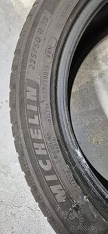 225 55 R18
