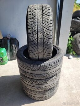 Michelin Alpin 235/40 R19
