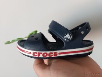 CROCS