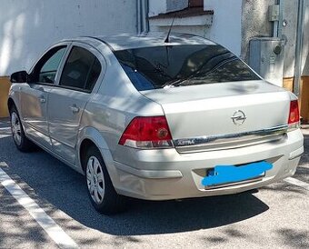Opel astra h sedan 1,6 85kw