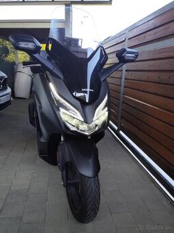 Honda Forza 125
