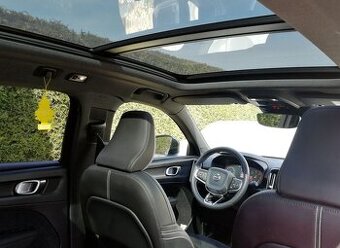 Predám Volvo XC40