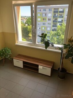 stolík pod TV/ televízny stolík