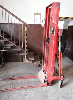 Vysokozdvižný paletový vozík