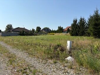 STAVEBNÝ POZEMOK 1064m2, HRAŠOVÍK