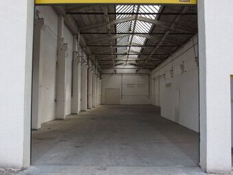 Skladové priestory v oplotenom areáli s vrátnikom - 1