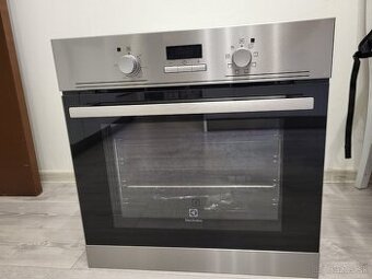 Vstavaná rúra Electrolux