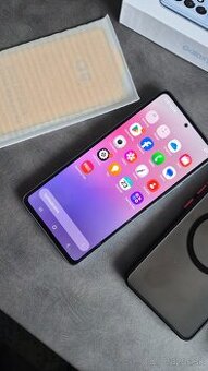 Samsung galaxy A53 zachovalý + bohaté príslušenstvo