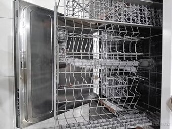 predám umývačku  riadu značky  Bosch