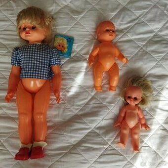 stare babiky, moncici, macko usko, plysaky, hracky...