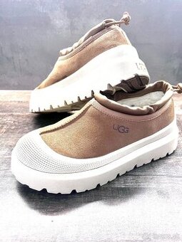 UGG TASMAN