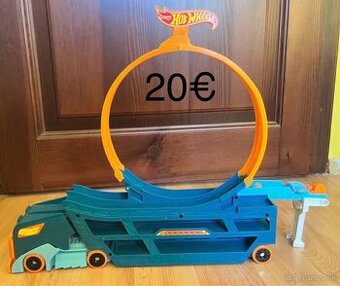 Hračky-Hot Wheels,McQueen,Dinosaury