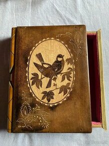 Tajná skrýša - drevený obal na knihu