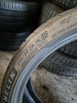 Michelin 235/35 R19