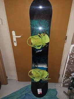 Snowboard gravity+topánky a vak
