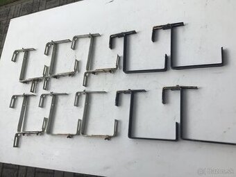 Konzoly na kvetinače