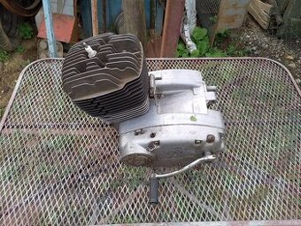 predám motor na čz 175 477