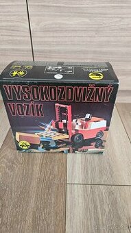 Desta vysokozdvižný vozík