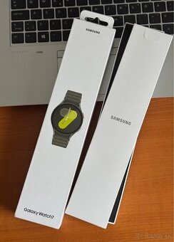 Samsung Galaxy Watch 7 44mm - len rozbalené