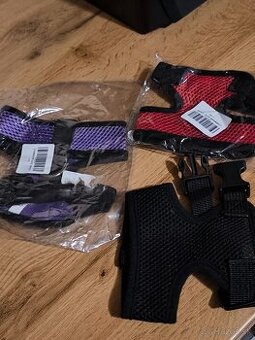 Rôzne postroje na čivavu