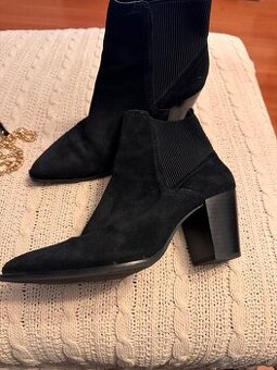 Predám čierne kožené čižmy