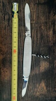 Stary vreckovy nozik mikov