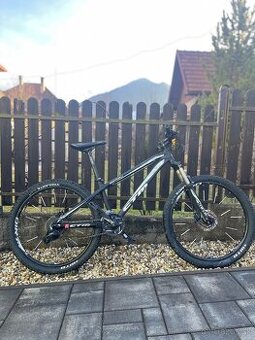 CTM Raptor 2.0 (2016) – čierno-biela verzia – TOP stav, málo