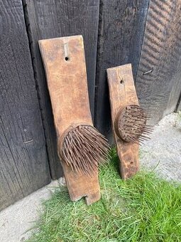 Staré česadlo na ľan