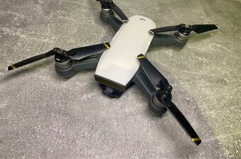 Dron DJI Spark Fly More Combo