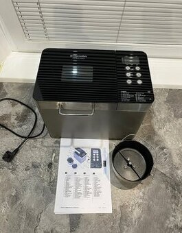 Electrolux EBM 8000 Pekáreň chleba a koláče
