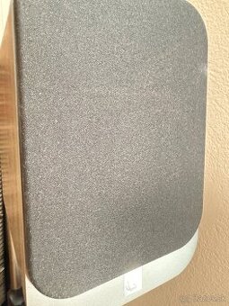 Regálové repro Q acoustics