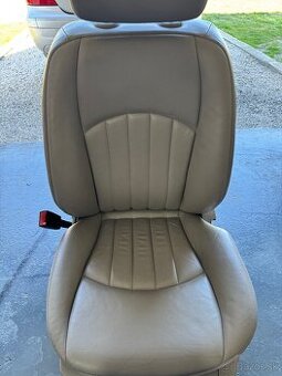 Mercedes W211 E-class Interier