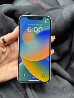 Predám používaný Apple iPhone 12, 128 GB, biely.