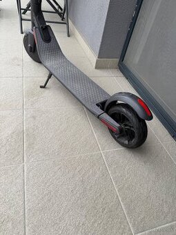 Elektrická Kolobezka Ninebot by Segway KickScooter ES2