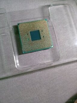 AMD RYZEN 5 2400G - 1