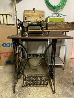 Starožitnosti šiaci stroj značky Singer - 1