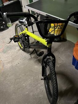 Freestyle BMX Instinct vhodný na triky