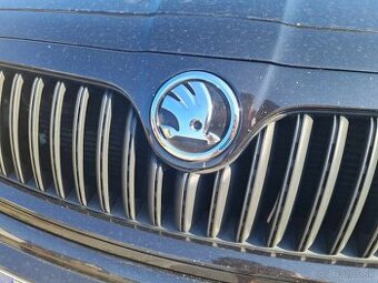 ŠKODA chromové emblémy / znaky / logo / rovný