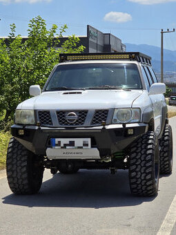 Predný pevnostný nárazník Nissan Patrol Y61