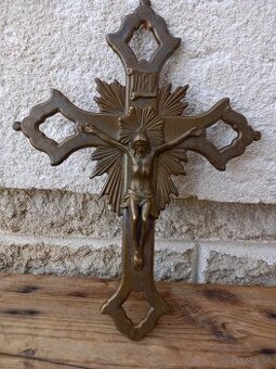 mosadzný kríž