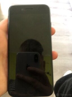 iPhone SE 2020-iPhone 8