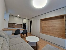 Moderny 3-izbovy byt s predzahradkou 100m2
