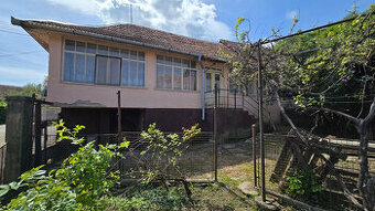 Na predaj rodinný dom + vedľajší dom v obci Pukanec