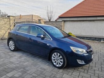 Opel Astra 1,4 benzin rok vyroby 12.2010