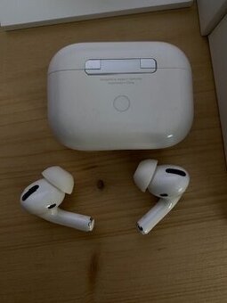 AirPods Pro s MagSafe a Lighting konektorom