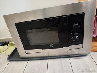 Vstavaná mikrovlnná rúra ELEKTROLUX